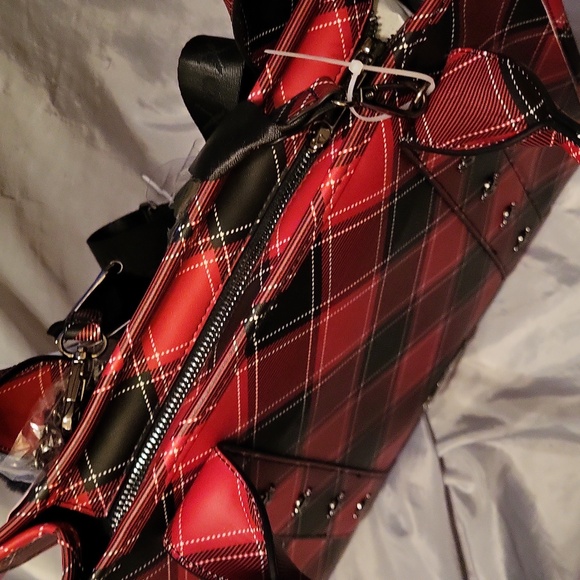 BETSEY JOHNSON skull 💀 detailed - Picture 7 of 8